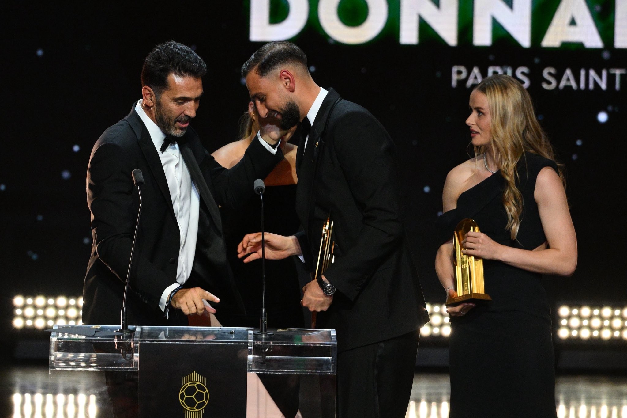 amp, 纳鲁马颁发