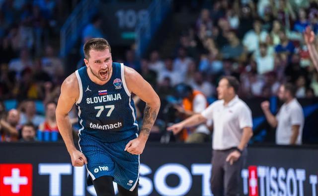 球迷, 一度领先两 球迷, 一度领先两